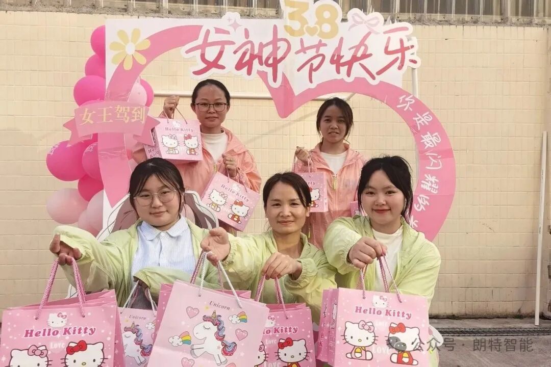 J9集团智能三八女神节特辑｜暖意赴春景，美好绽青春
